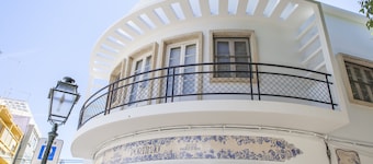 SUPERB VILLA, LARGE PRIVATE HEATABLE POOL, GAMES ROOM, A/C AND WI-FI