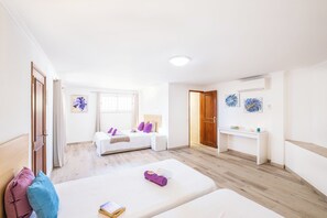 5 chambres, coffres-forts dans les chambres, fer et planche Ă repasser