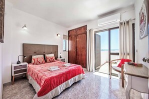 4 bedrooms, WiFi, bed sheets