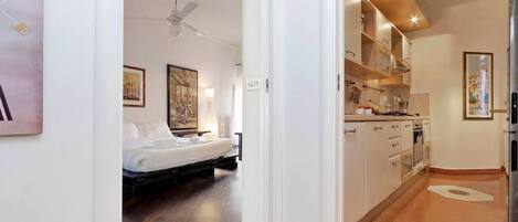 1 chambre, fer et planche à repasser, Wi-Fi gratuit, draps fournis