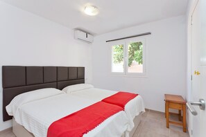 4 bedrooms, iron/ironing board, travel crib, free WiFi