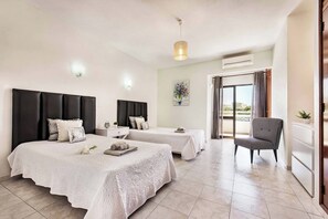 5 bedrooms, WiFi, bed sheets