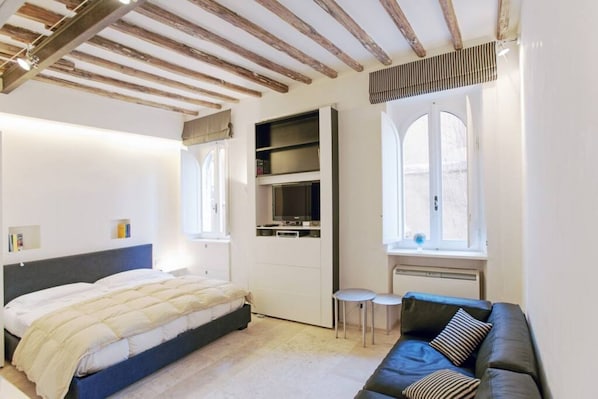 1 bedroom, iron/ironing board, free WiFi, bed sheets