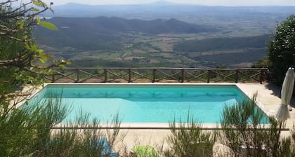 Der Bauernhof, Bauernhaus in Cortona mit Panoramablick auf den Lago Trasimeno