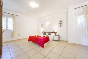 5 Schlafzimmer, Bügeleisen/Bügelbrett, kostenloses WLAN, Bettwäsche