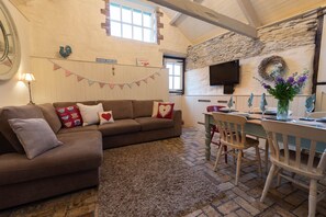 Smart TV, ping pong - Gorgeous 3-bedroom family friendly cottage close to North Devon beaches (Ilfracombe)