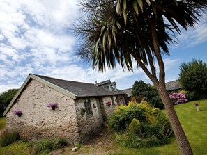 Exterior - Gorgeous 3-bedroom family friendly cottage close to North Devon beaches (Ilfracombe)