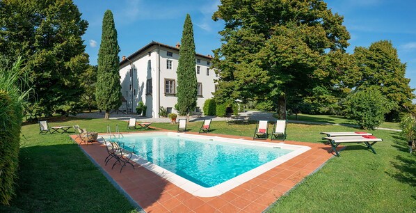 Pool - Villa in Segromigno In Monte with 8 bedrooms sleeps 16 (Segromigno In Monte)