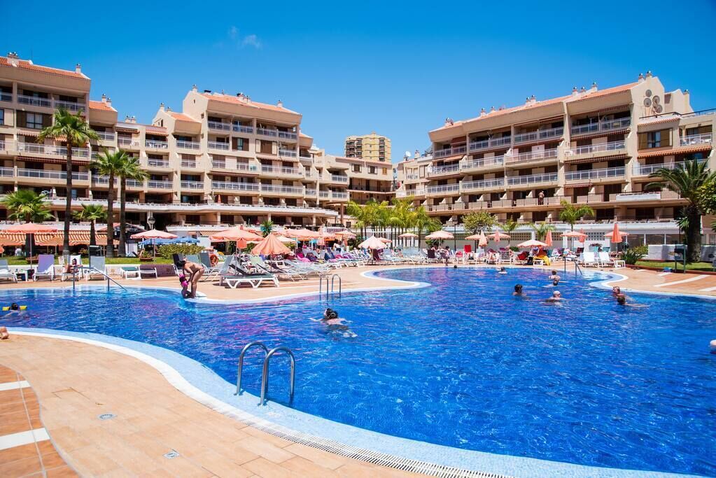 Een verwarmd zwembad