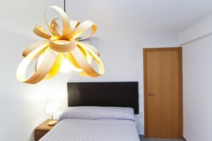 4 chambres, fer et planche à repasser, Wi-Fi gratuit, draps fournis