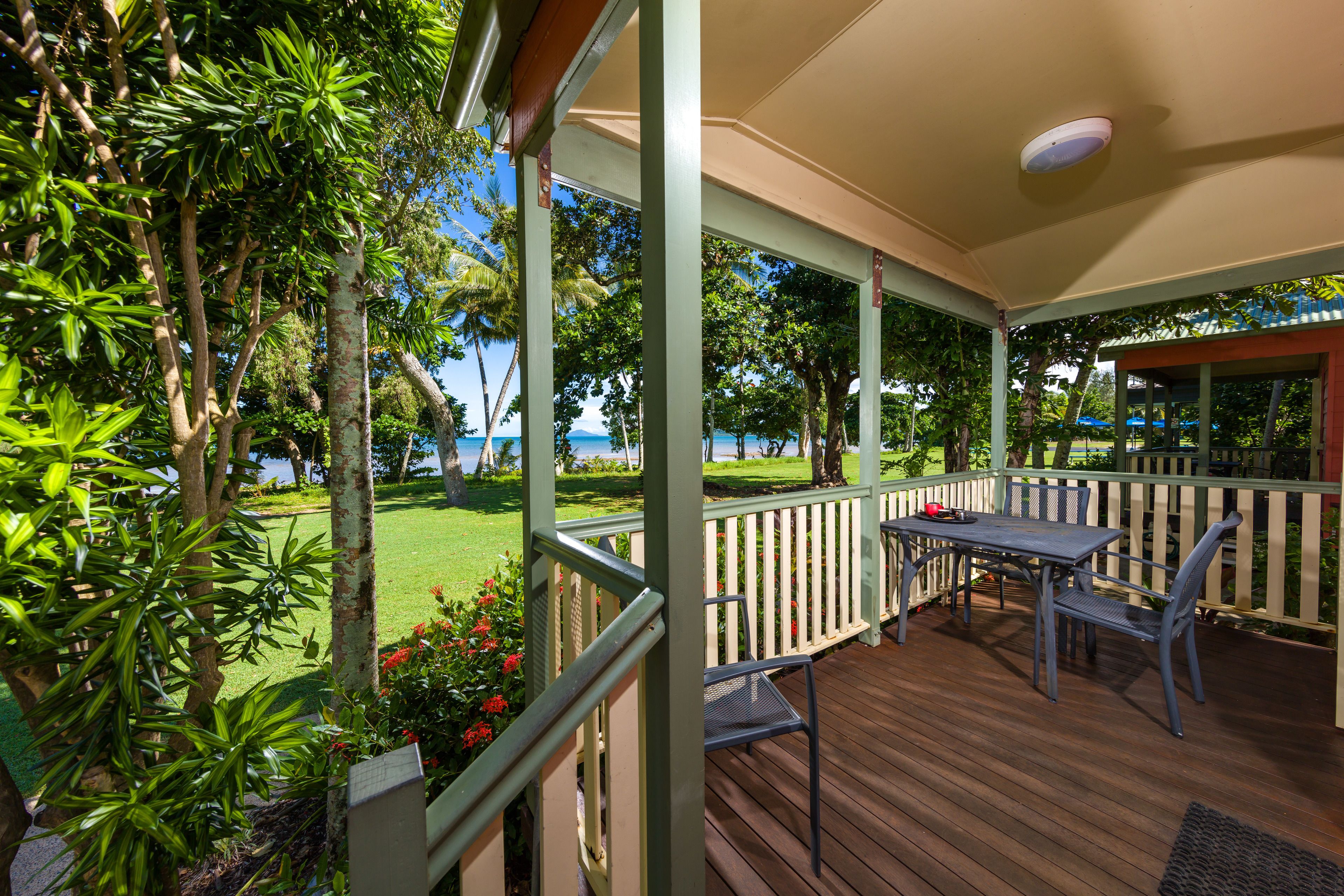 Deluxe Cabin, 2 Bedrooms, Beach View, Beachfront | Balcony