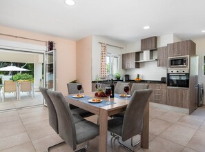 Dining - Villa Kobe - PlusHolidays (Moraira)