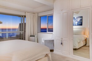 2 bedrooms, premium bedding, individually decorated - Aguila Views (Cape Town)