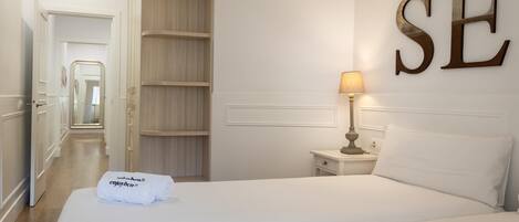 2 bedrooms, in-room safe, iron/ironing board, travel cot