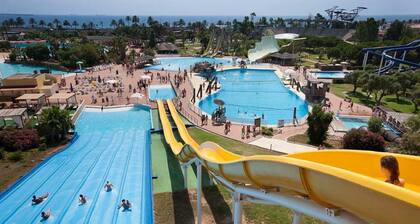 PINEDA 5 with communal pool, beach at 100m