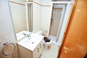 Shower, towels