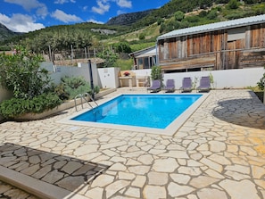 Piscine extérieure