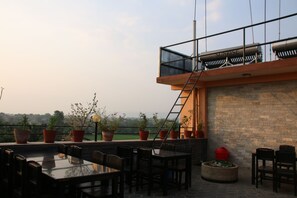 International cuisine - Sweet Home (Sauraha)
