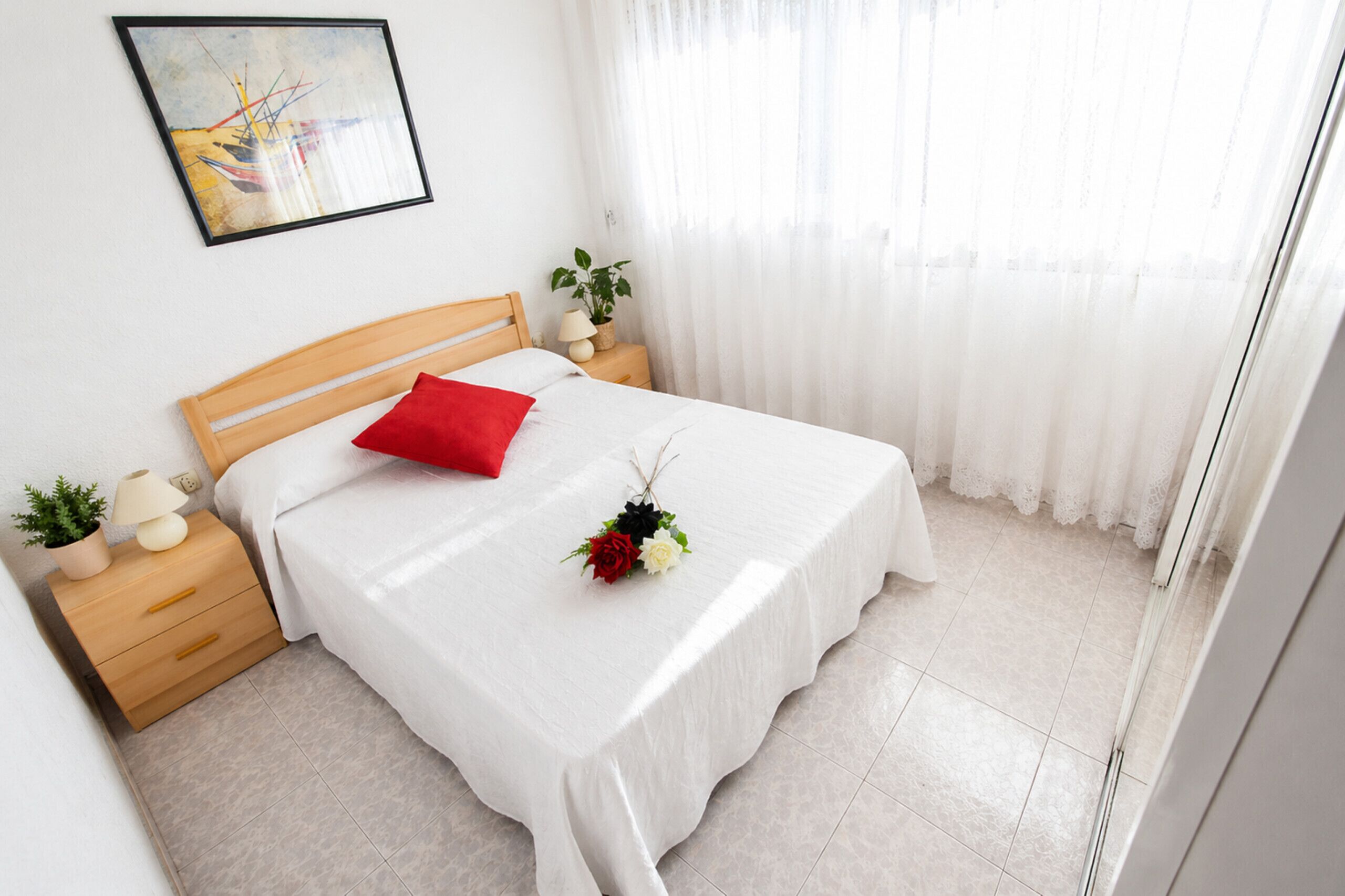 3 makuuhuonetta, silitysrauta/-lauta, ilmainen Wi-Fi, vuodevaatteet