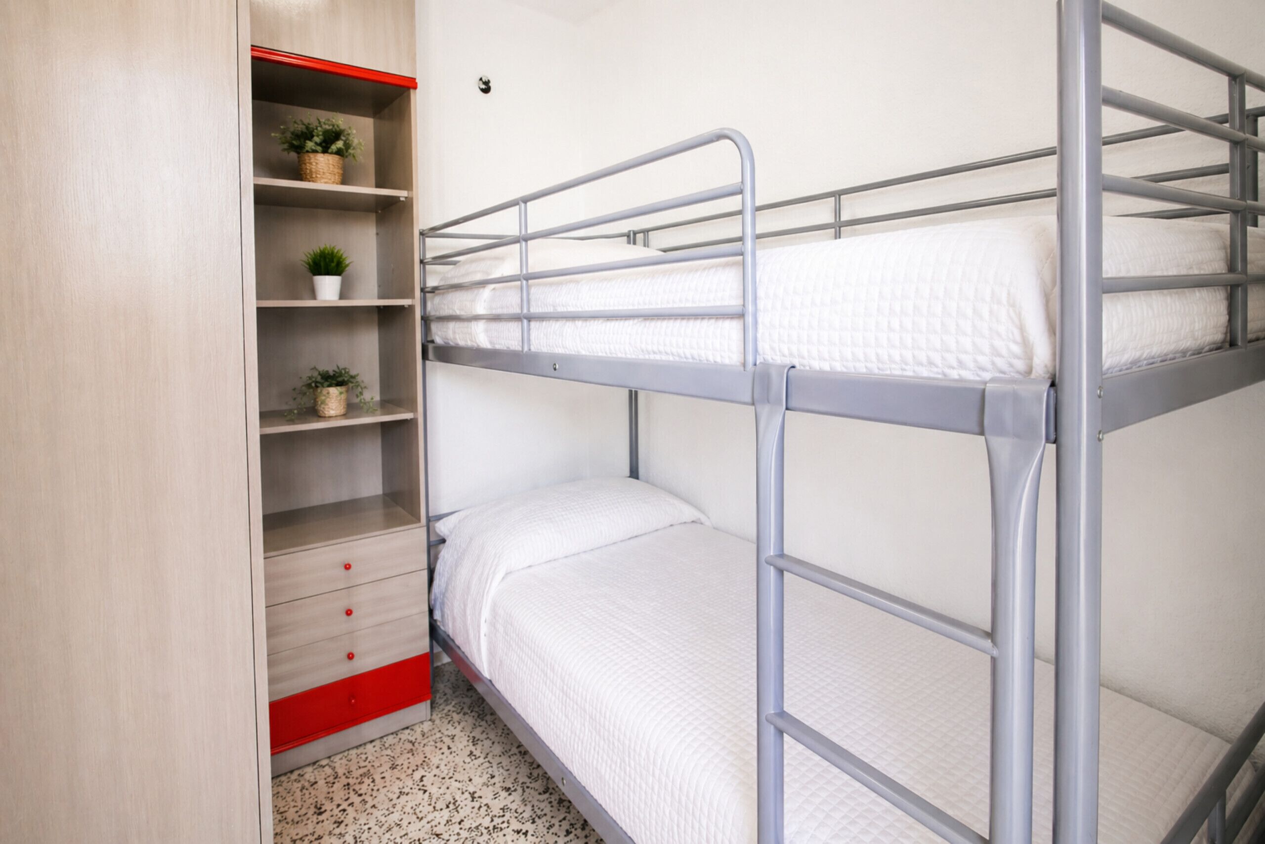 3 chambres, fer et planche à repasser, Wi-Fi gratuit, draps fournis
