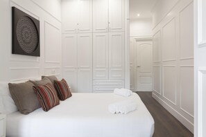 6 bedrooms, in-room safe, iron/ironing board, travel crib