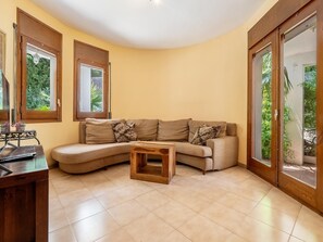 TV, DVD player, stereo - Villa with private pool 10min beach and center (L'Hospitalet de l'Infant)