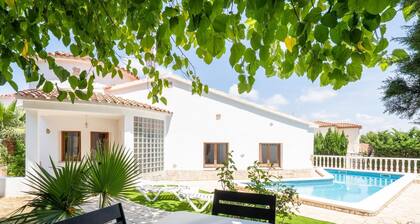 Villa with private pool 10min beach and center