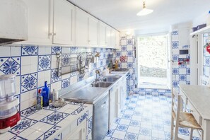 Réfrigérateur, four, plaque de cuisson, lave-vaisselle