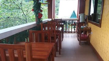 Khu ẩm thực ngoài trời