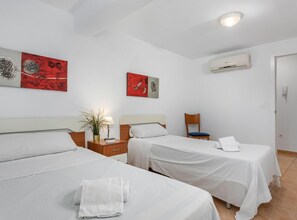 6 chambres, fer et planche Ă repasser, Wi-Fi gratuit, draps fournis