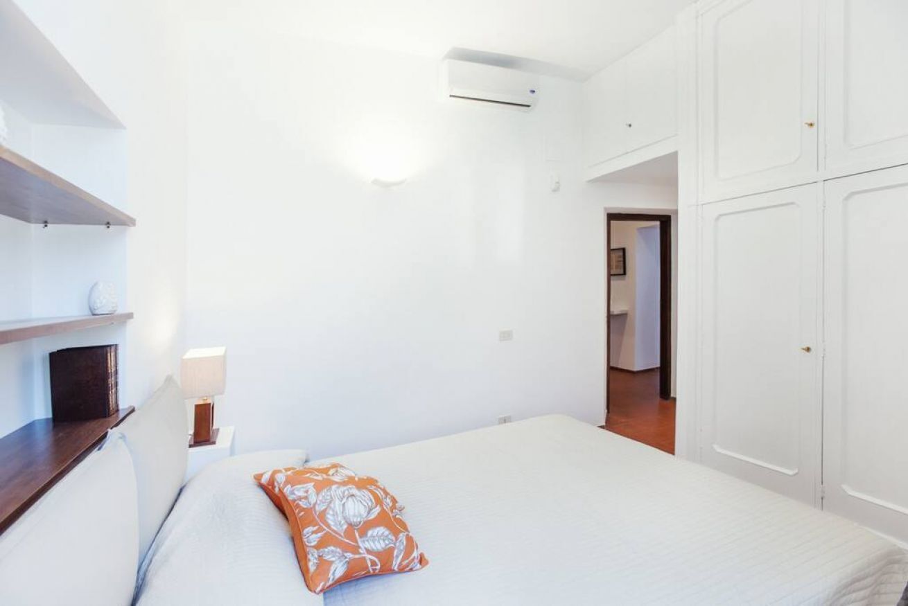 1 slaapkamer, een strijkplank/strijkijzer, gratis wifi, beddengoed