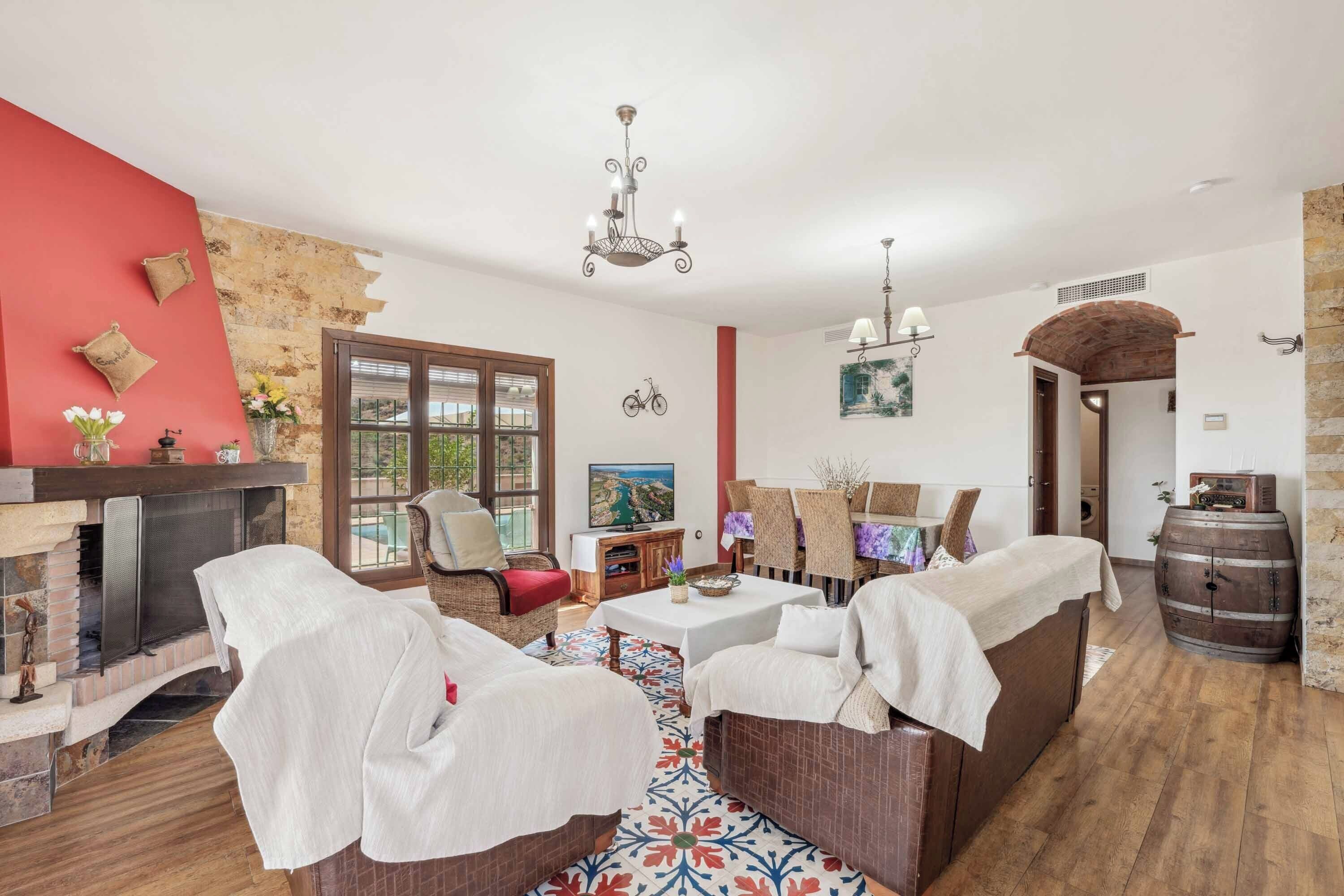 Smart TV, DVD player - Villa Barranco del Puerto (Nerja)