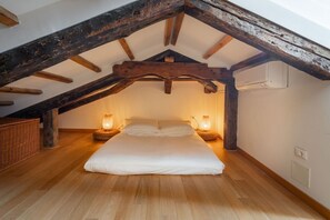 3 bedrooms, in-room safe, desk, iron/ironing board