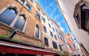 Exterior - Lion's 4 (Venice)