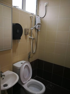 House, 4 Bedrooms | Bathroom - Simfoni Vacation (Langkawi)