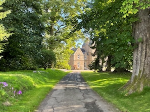 Driveway leading up to Kinblethmont House