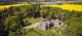 Unique Victorian mansion house with period details - 14 bedrooms.
