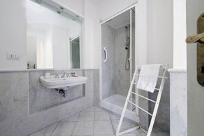Combined shower/bathtub, jetted bath, hair dryer, bidet