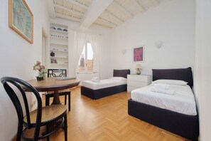 3 bedrooms, iron/ironing board, WiFi (free), bed sheets
