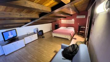 2 chambres, fer et planche Ă repasser, Wi-Fi, draps fournis