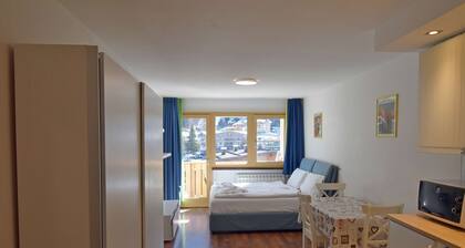 EMERALD 37 STUDIO 022143-AT-672308
