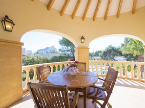 Outdoor dining - Villa Devis - PlusHolidays (Calpe)