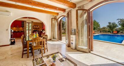 The Almonds Holiday Home