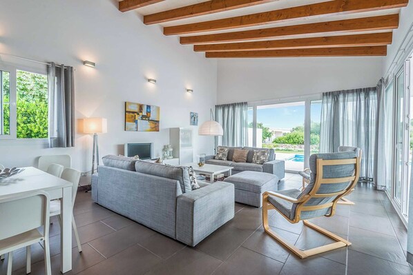 Ping pong - Binirubi - Four Bedroom Villa, Sleeps 7 (Binidalí)