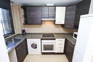 Frigorifero, microonde, forno, macchina per tè/caffè
