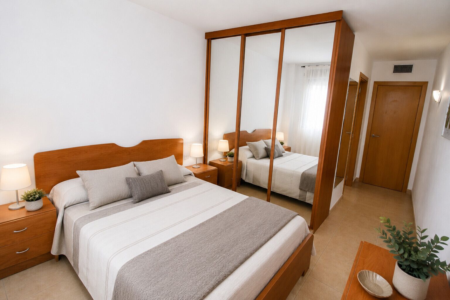 1 slaapkamer, een strijkplank/strijkijzer, gratis wifi, beddengoed