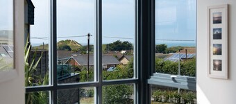 Romslig 4 roms leilighet med sengeplass til åtte i gangavstand fra Croyde