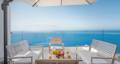 Cliff Top Villa, Magnificent Seaview | Aquarela