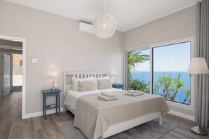 4 sovrum, skrivbord, strykjärn/strykbräda och wi-fi