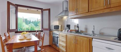 Réfrigérateur, micro-ondes, four, lave-vaisselle